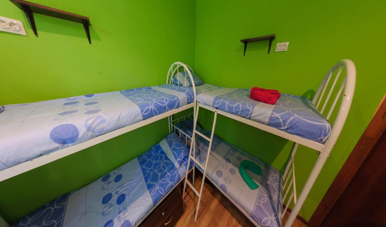 Yourhostel Svyatoshino Киев Экстерьер фото