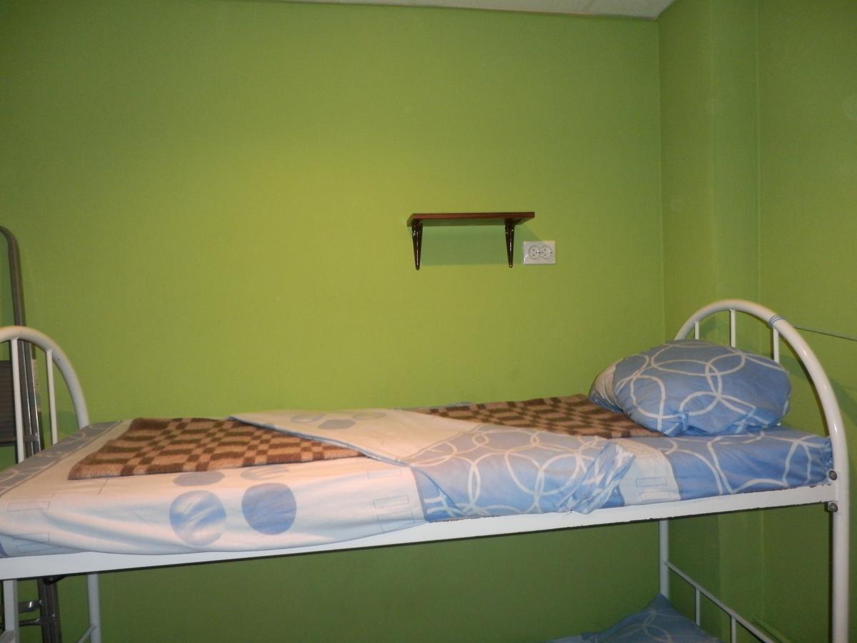 Yourhostel Svyatoshino Киев Экстерьер фото