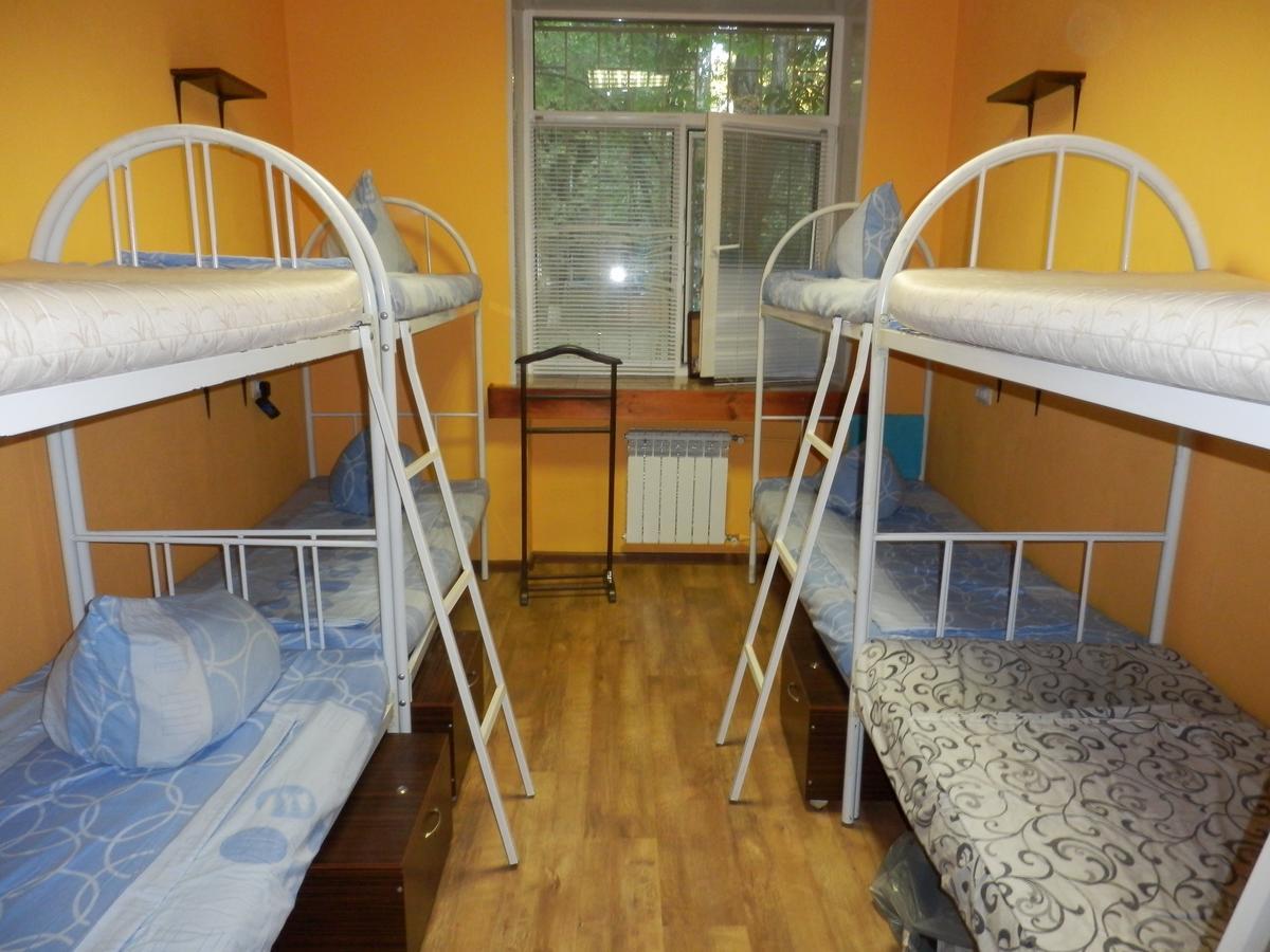 Yourhostel Svyatoshino Киев Экстерьер фото