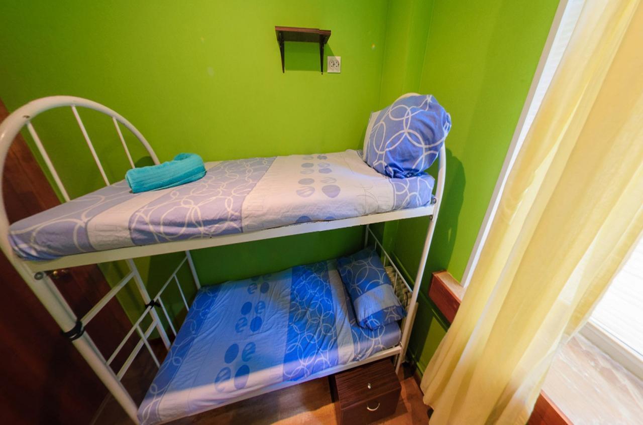 Yourhostel Svyatoshino Киев Экстерьер фото