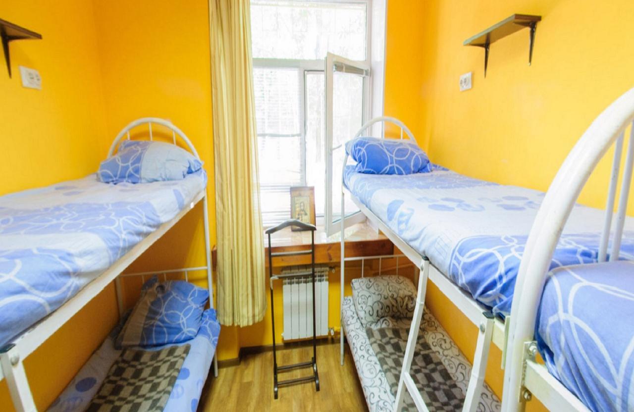 Yourhostel Svyatoshino Киев Экстерьер фото